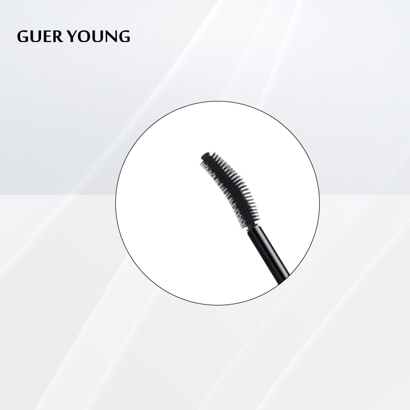 Crescent-shaped silicone brush